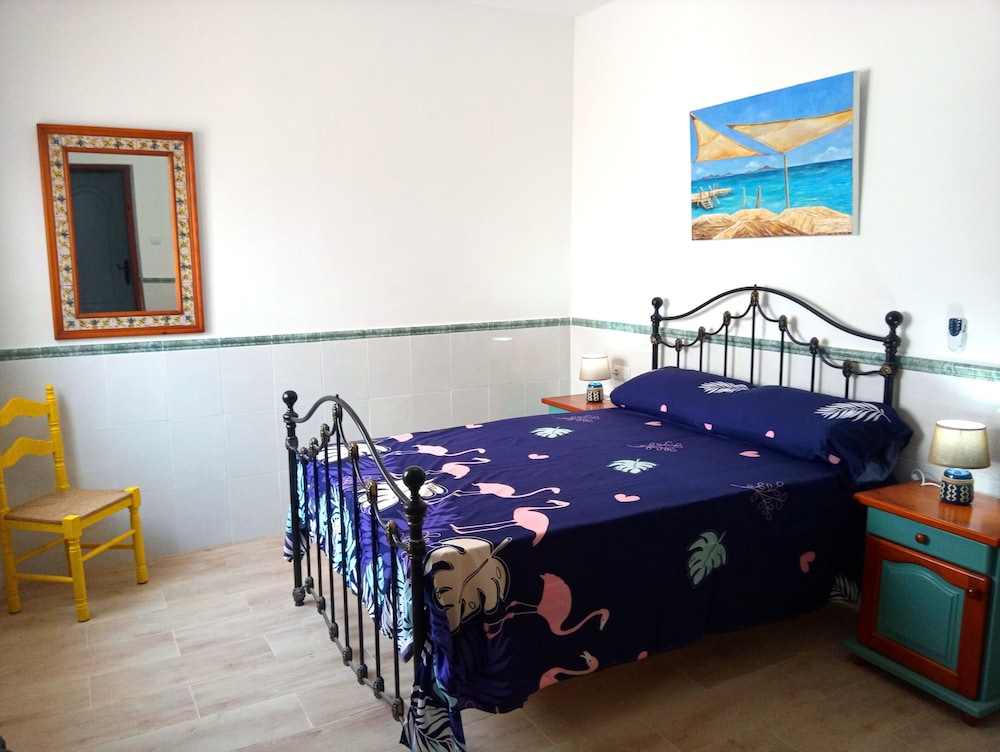 Beachfront House,sea Views Near Historic Cartagena