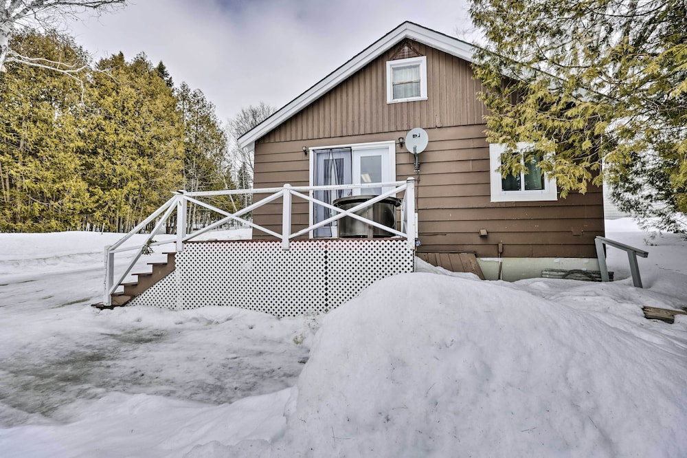 Cozy Maine Lakefront Cabin Rental view 2