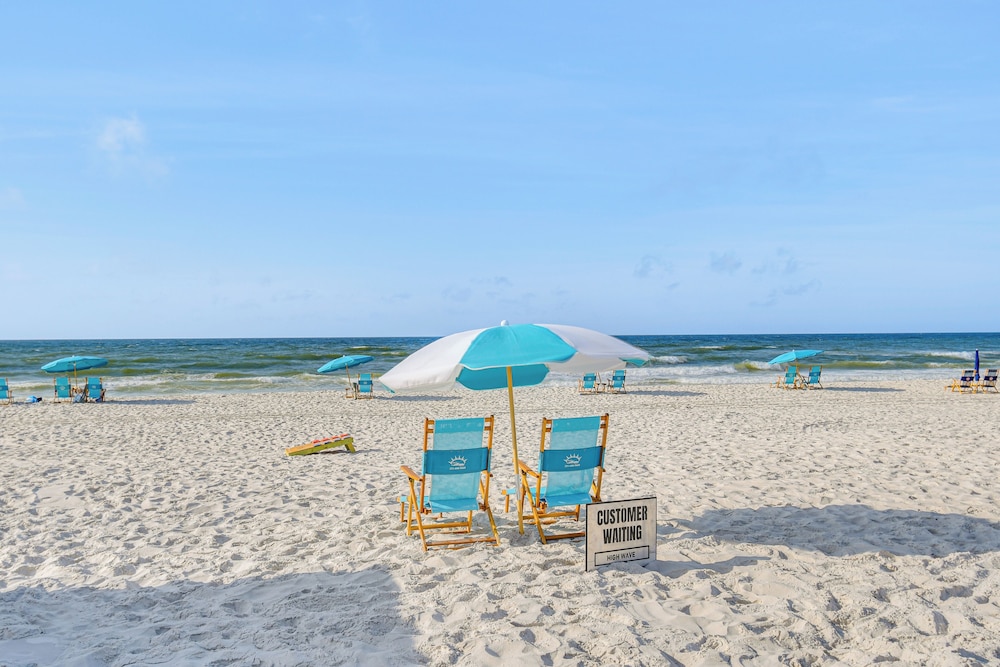 Balcony w/ Pool & Beach Views: Gulf Shores Condo!