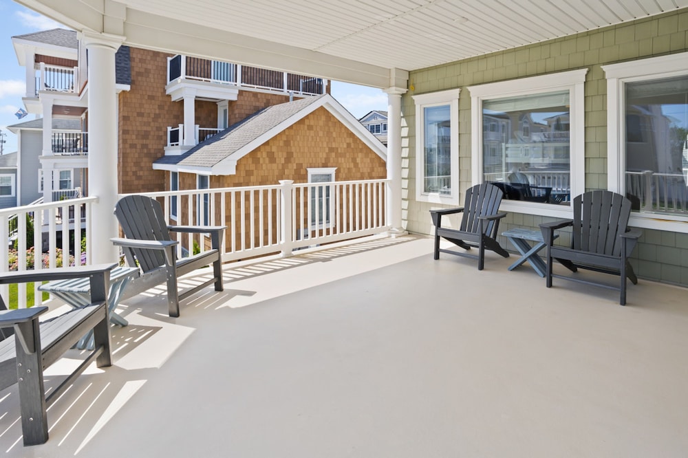 Heated Pool Hot Tub 5BR Game Room Elevator Cabana