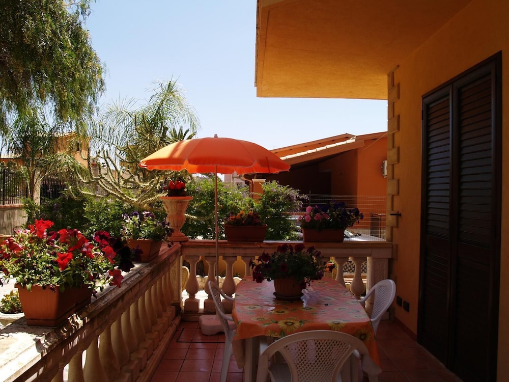 Hotel Oikos Vacanze - Image 1