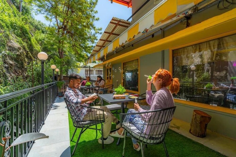 The Hosteller Mussoorie, Mall Road