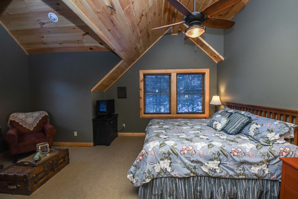 Brookside Retreat view 4
