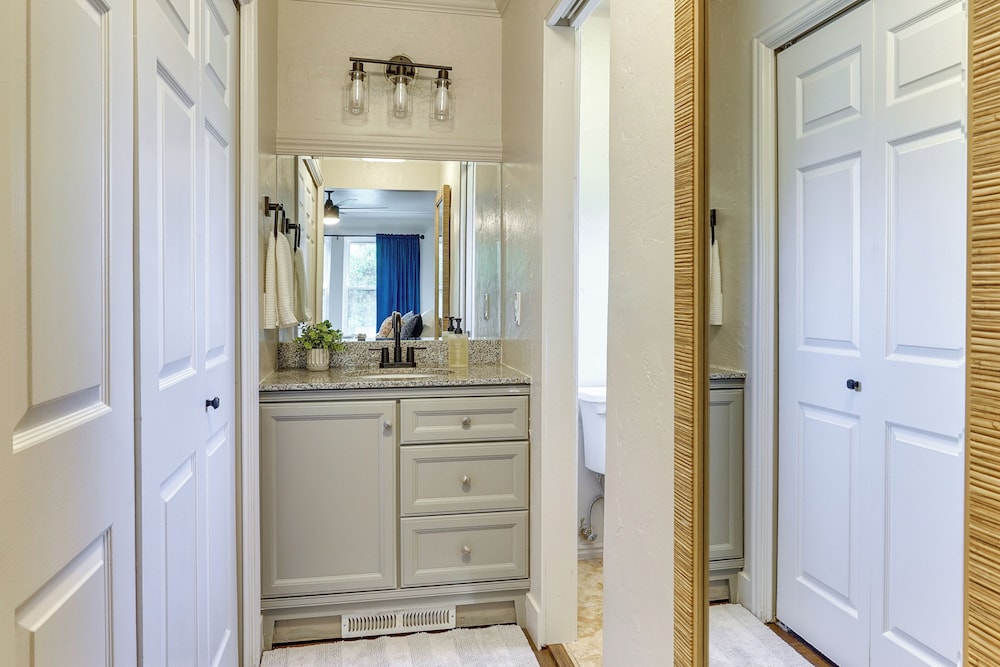 Mtn Views & Canyon Access: Cottonwood Heights Home