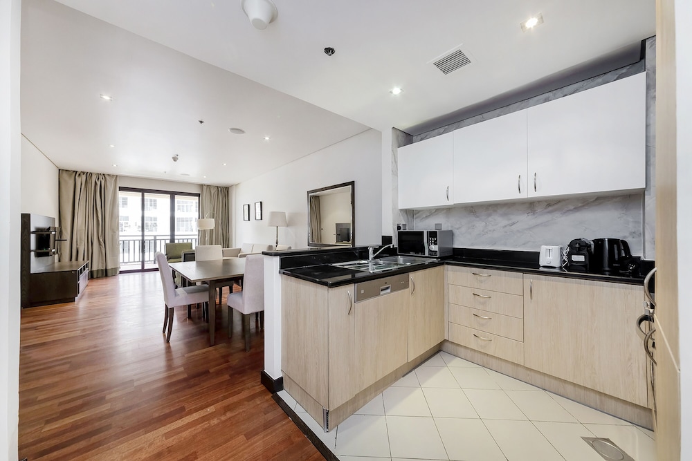 Exotic Apartments at Royal Amwaj