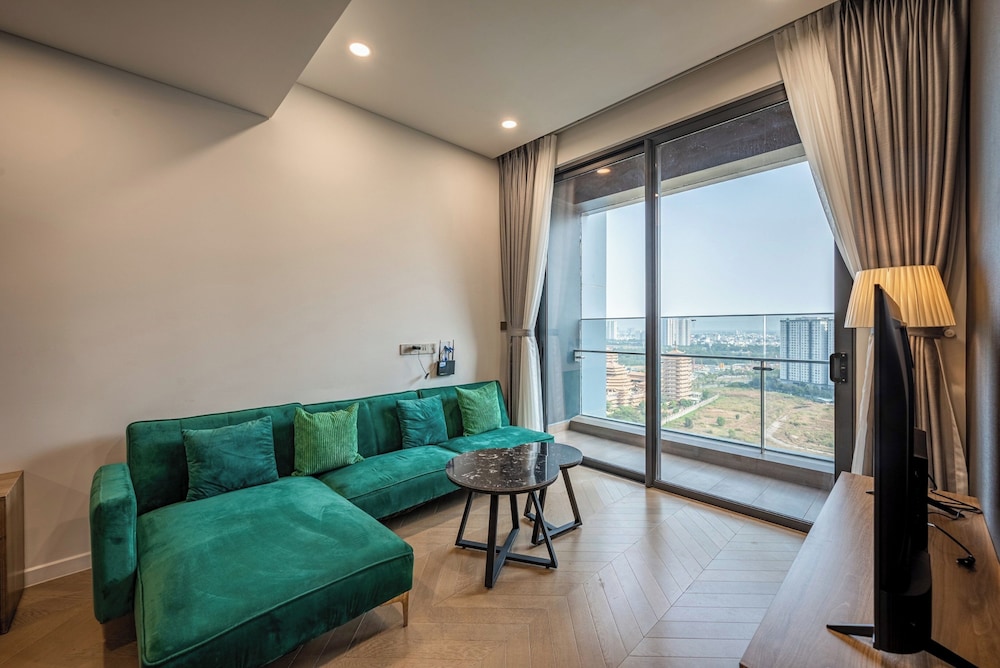 Sunny Lumiere Riverside Luxury Residence