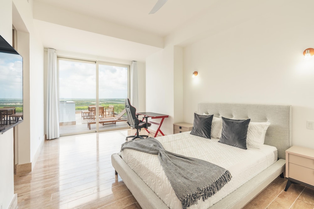 Penthouse With Private Picuzzi in Cap Cana
