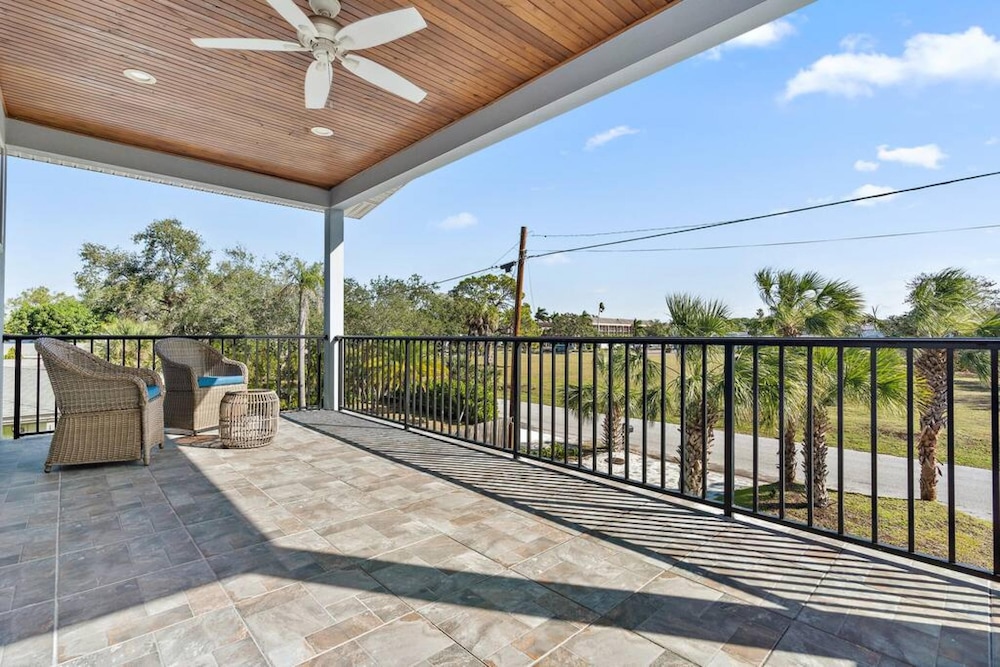 Florida Getaway With Backyard Pool Oasis view 2