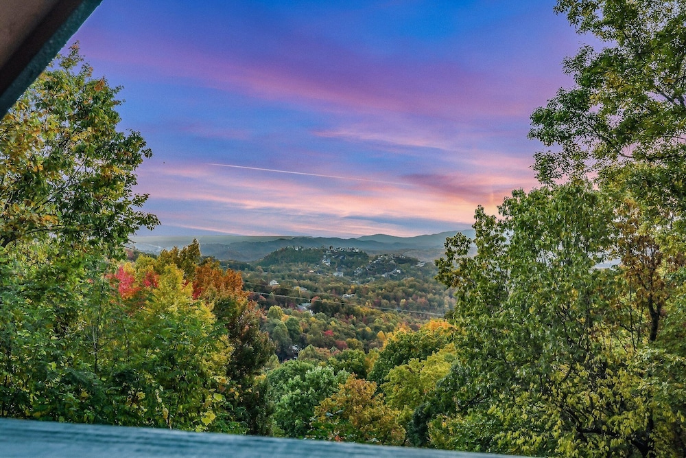 Smoky Mountain Bliss 2 Bedroom Cabin