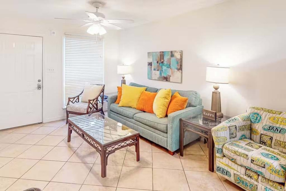 Leo s Place - 2 Bed With Pool Beaches Dining