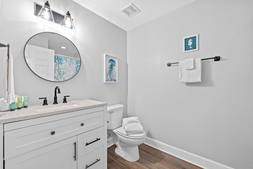 Tidewater by Book That Condo