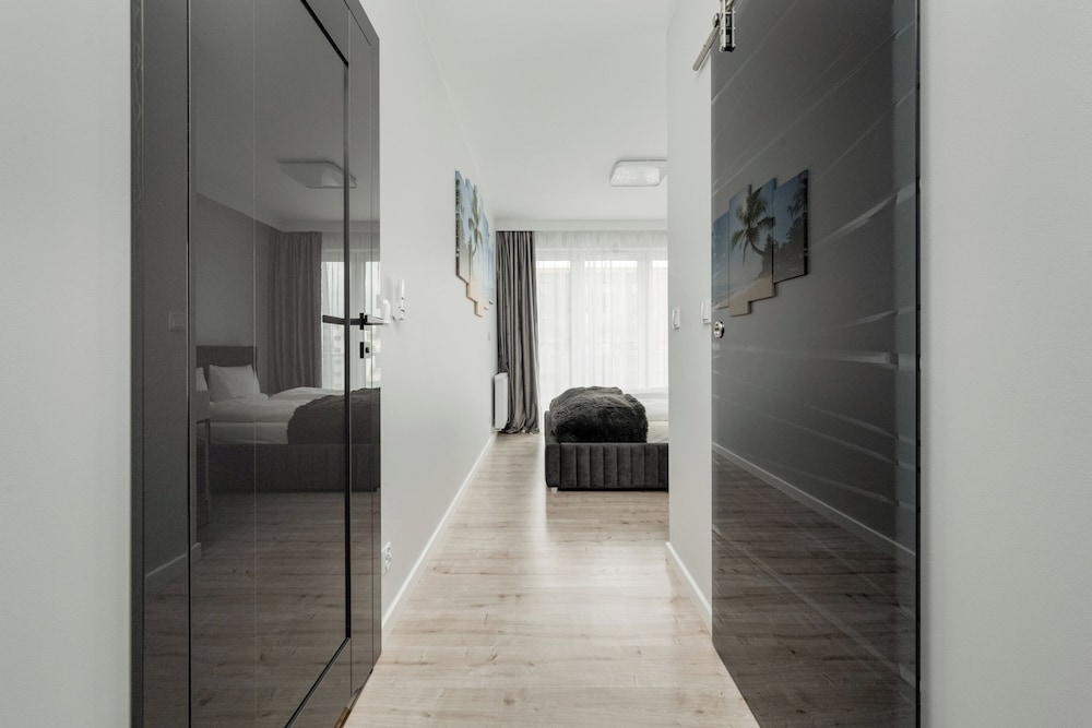Białowieska Apartment Wrocław by Renters
