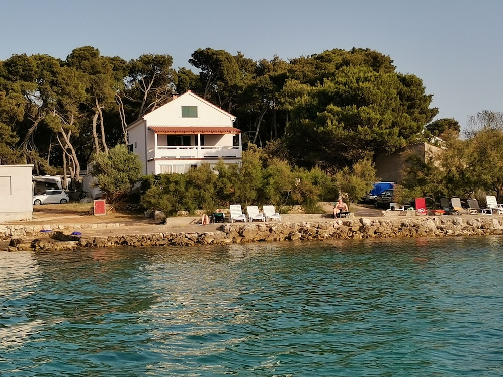 Apartment 2 Near the sea