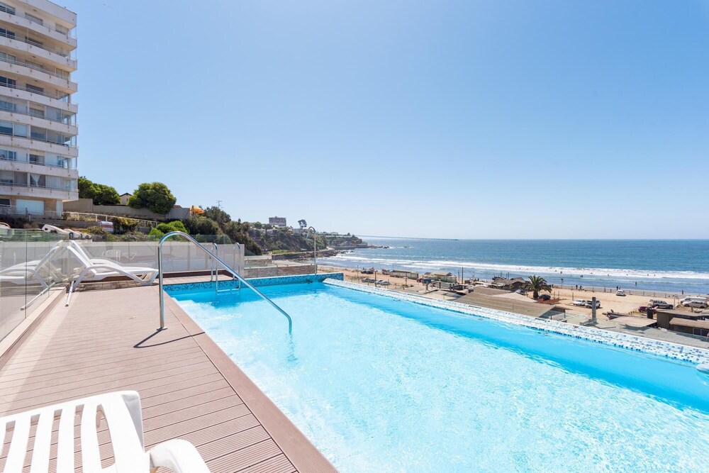 Costa Brava- 1BR With Ocean View Parking and Wifi