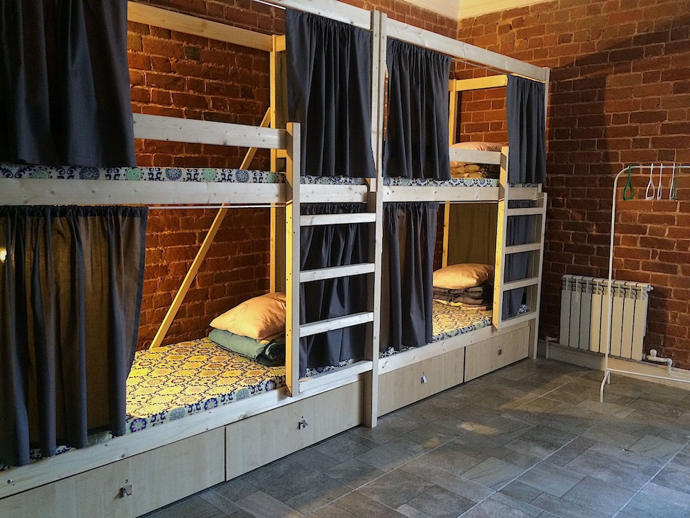 Like Hostel