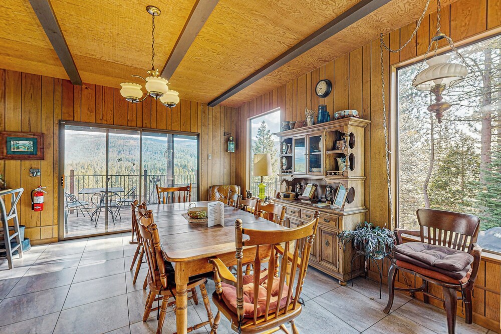 3BR Rustic Riverfront Home w/ Wood Stove