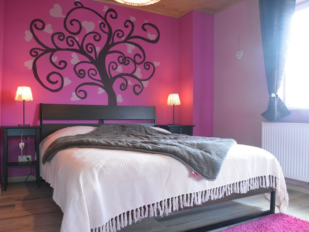 Holiday Home in Hastiere Near Adventure Park view 5