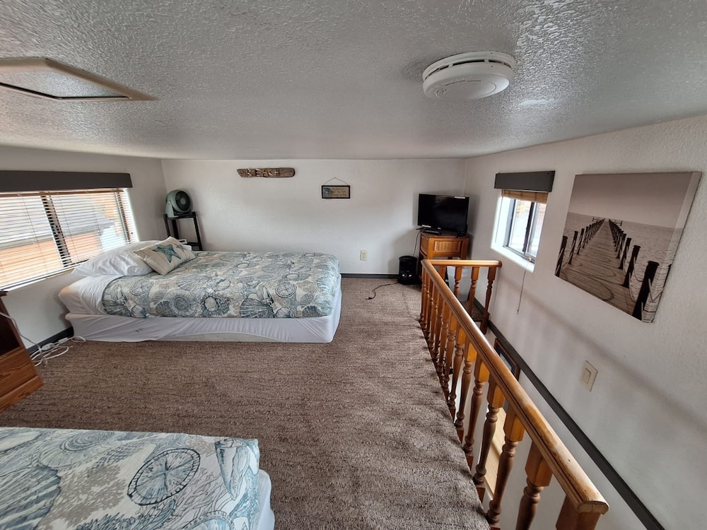 Ocean Front Cabin 14 w Jacuzzi Gorgeous Views