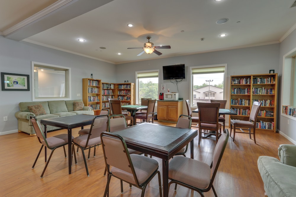 Walk to Hideout Slopes: Home w/ Game Room!