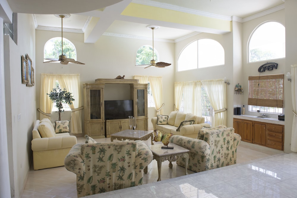 Celebrity Villa Jamaica
