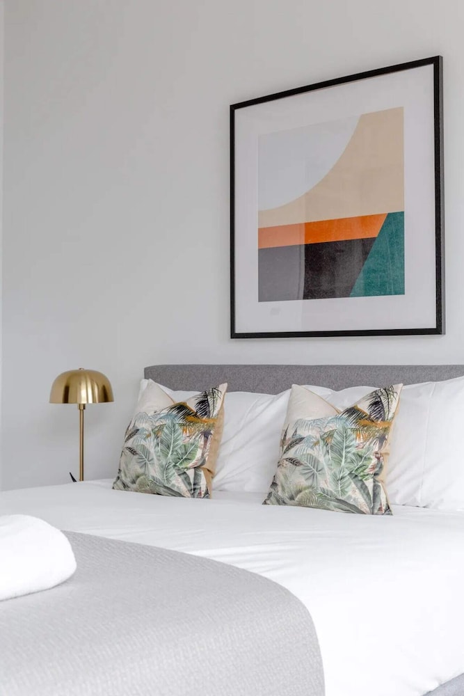 Luxurious 1 Bedroom Flat by the River Thames - Vauxhall