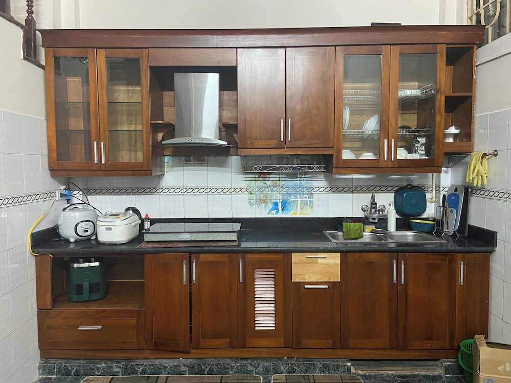 Cozy Fam Homestay in Central Hanoi - Hao Nam Street view 4