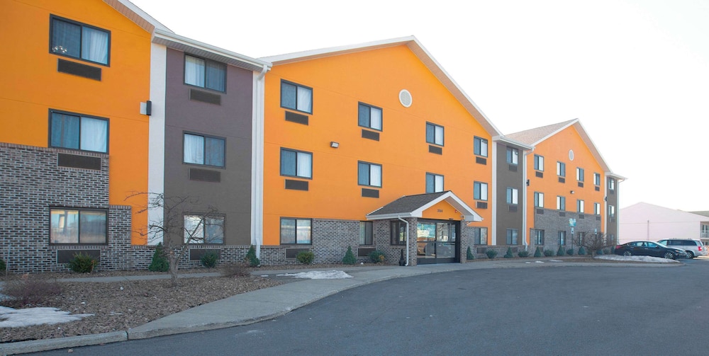 Quality Inn & Suites Hammond Near I-8090
