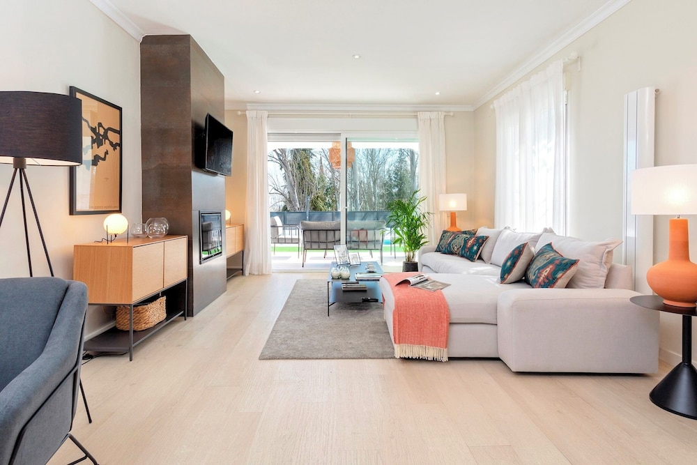 Genteel Home El Brillante