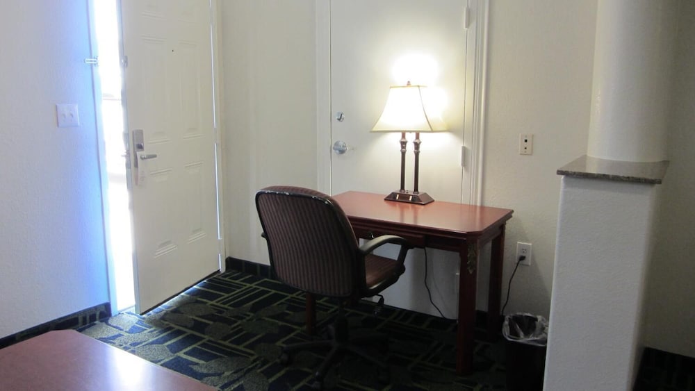 Regency Inn - Property Image 17