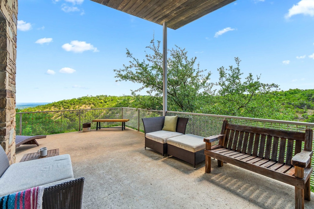 Luxury 4BR Hilltop Retreat With Scenic Views