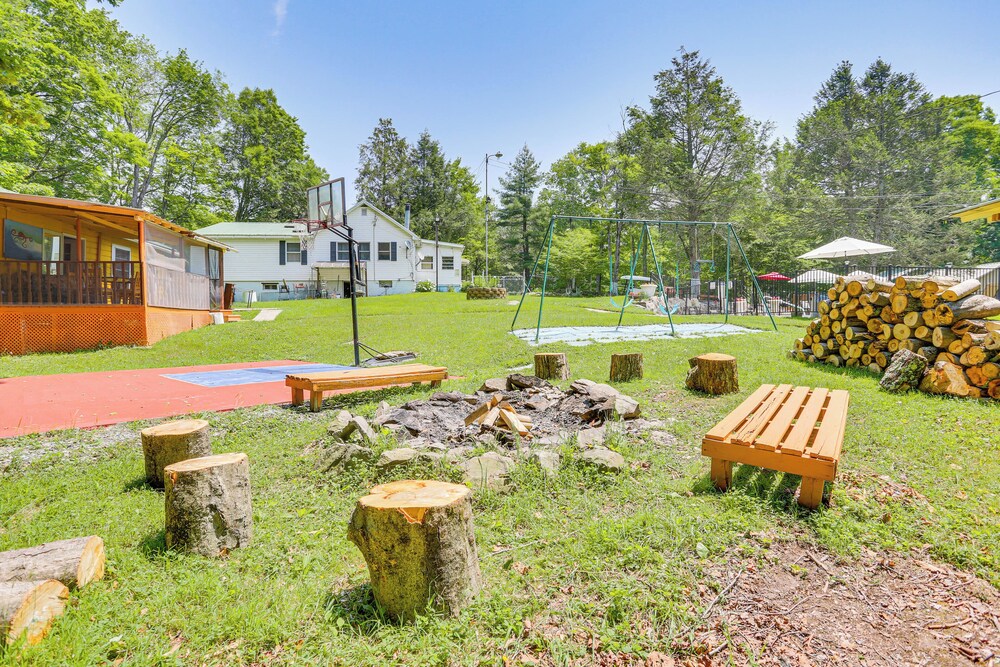 Communal Pool & Playground: Mongaup Valley Cabin!
