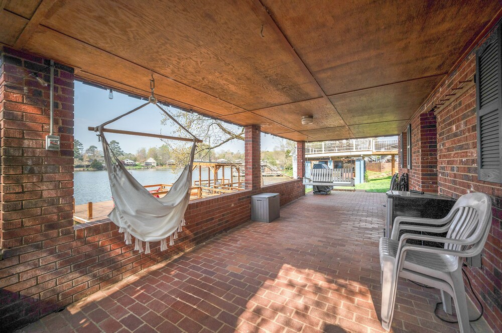 Lakefront New London Home: Dock, Fire Pit + Views! view 3