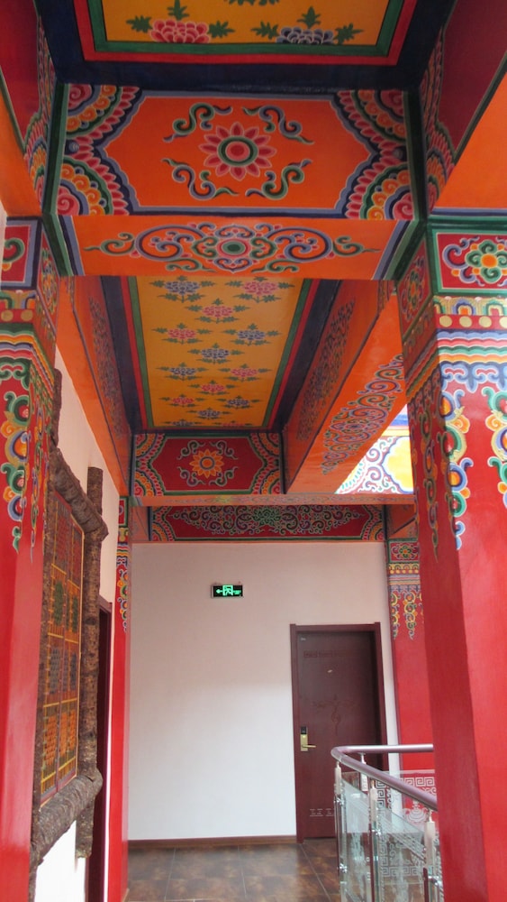 Nirvana Hotel - Hostel