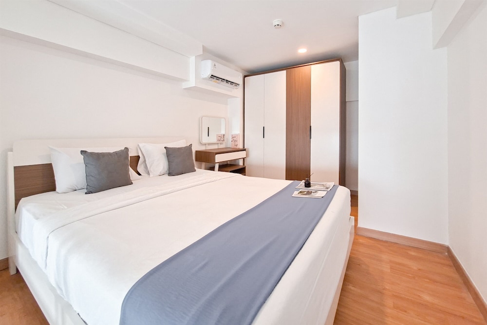 Studio Loft Kingland Avenue Apartment Near Living World Alam Sutera
