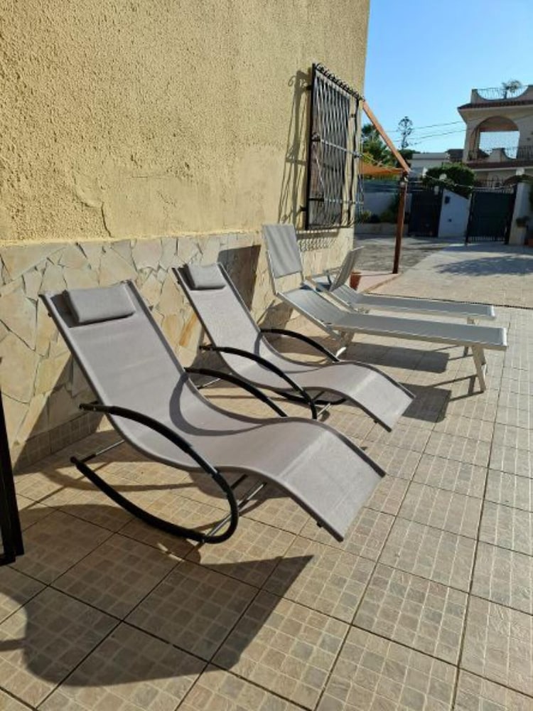 Villa Near the sea in Full Relaxation - Large Garden Wi-fi