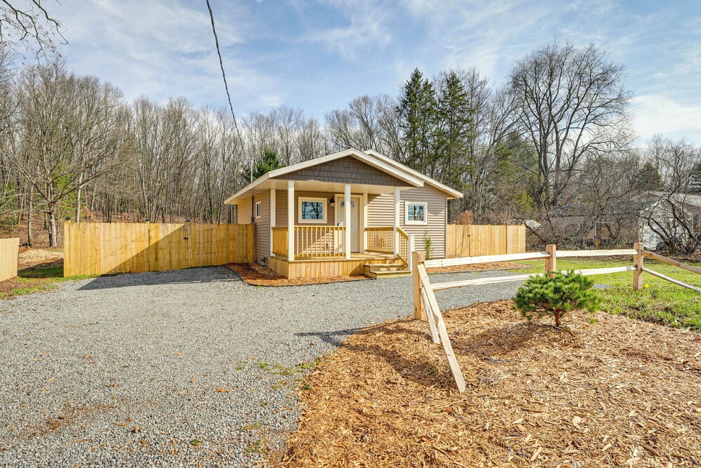 Boat, Fish & Hike: Cozy Getaway in Twin Lake!