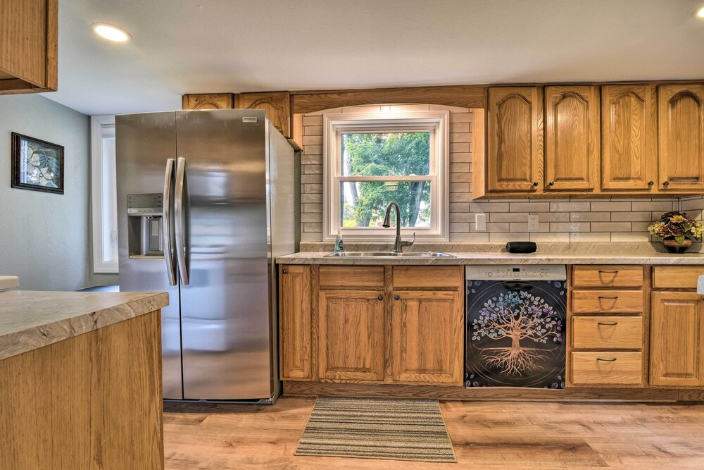 Mount Pleasant Vacations - Central Mount Pleasant Retreat w/ Patio  Grill! - Property Image 10