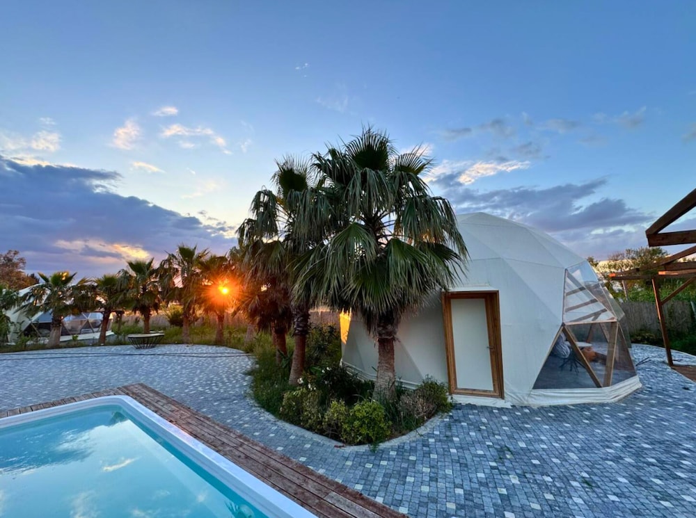 In Out Resort Glamping