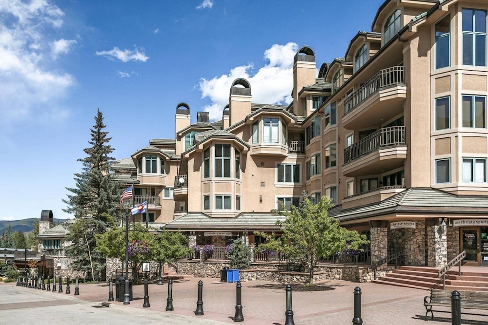 Luxury 3 Bedroom Condo in the Heart of Beaver Creek Village With Heated Pool