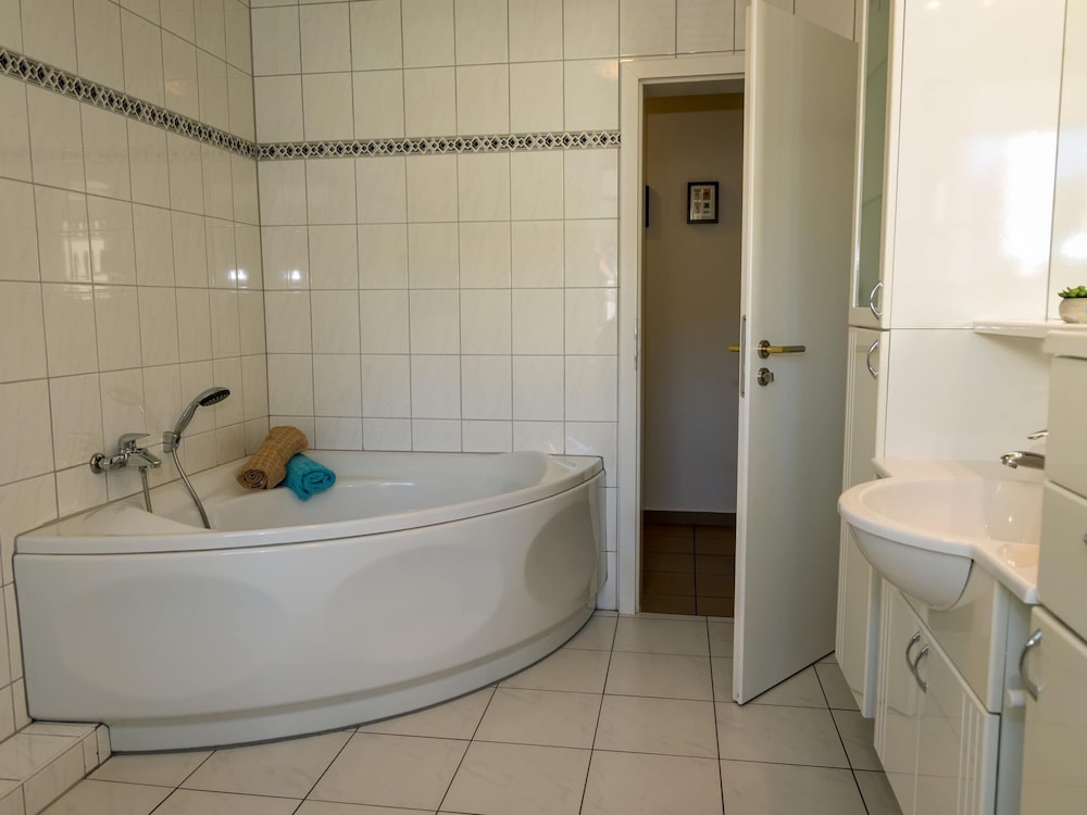 Large Apartment in the Beautiful Sauerland With Garden, Patio and Sauna