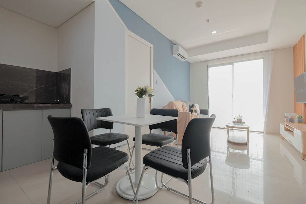 Spacious 3Br At Daan Mogot City Apartment