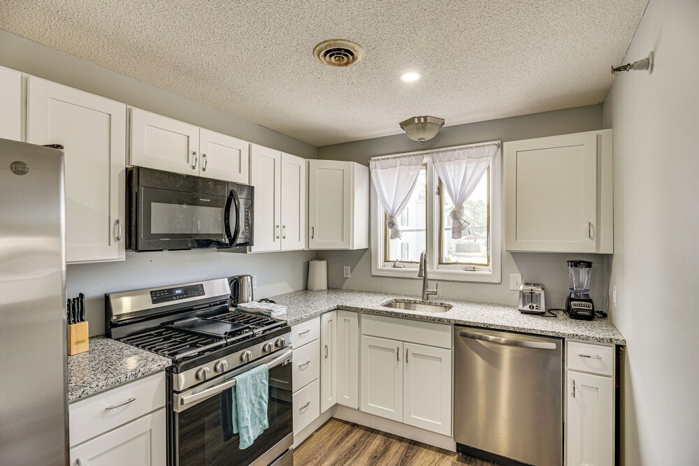 2 Mi to Waterfront: Walkable Fall River Apartment!