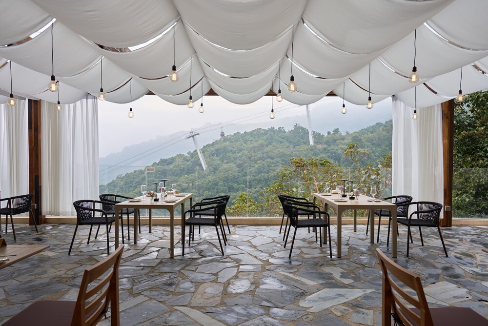 Miyue Shenzhen Tianlu Secret Wild Wizard Holiday Hotel