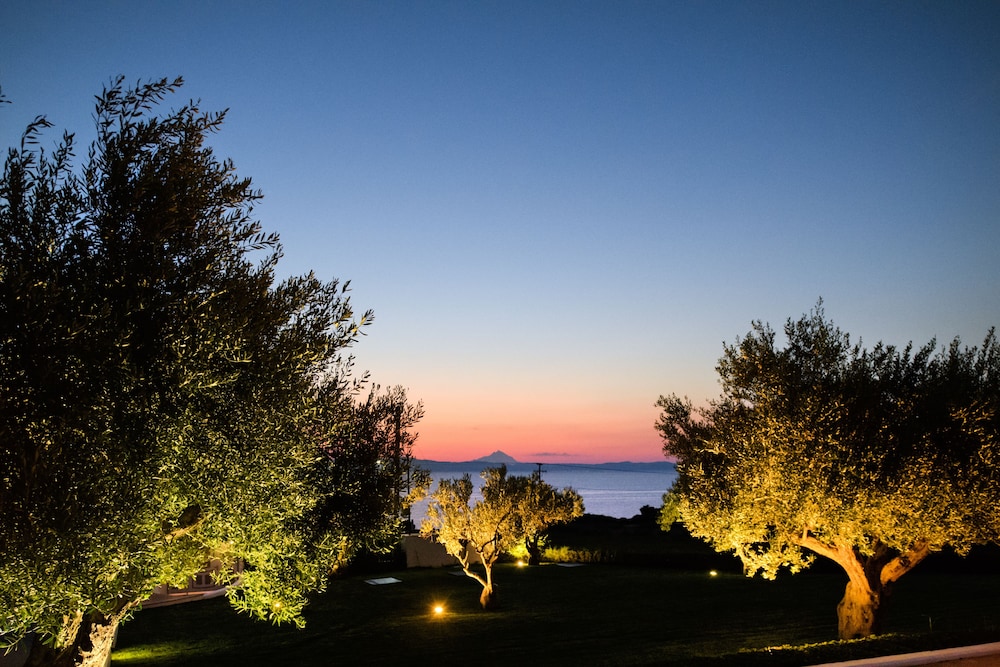 Villa D'Oro - Luxury Villas & Suites