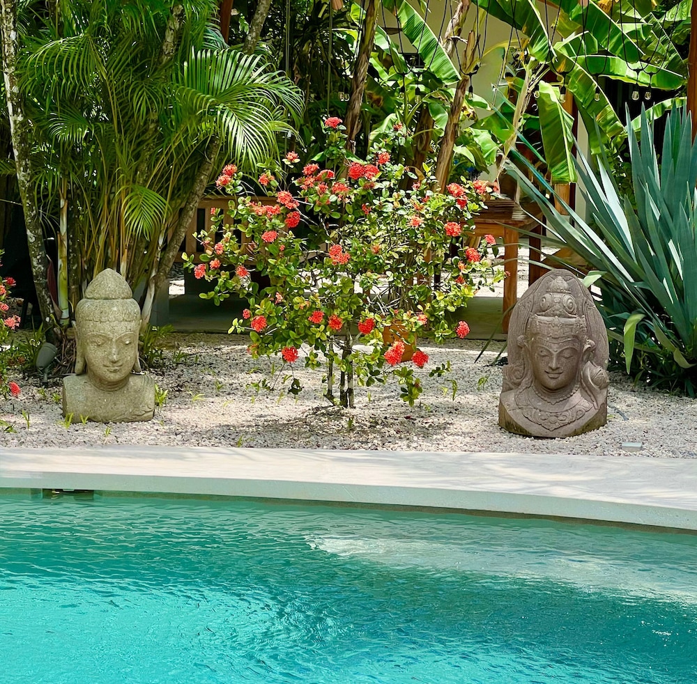 Casa Bonita - 5BR With Pool Walk to Beach