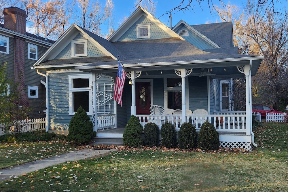 City Park Charm - Vintage Home w/ Modern Comforts