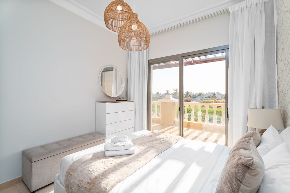 Nasma Holiday Homes - Al Hamra Village
