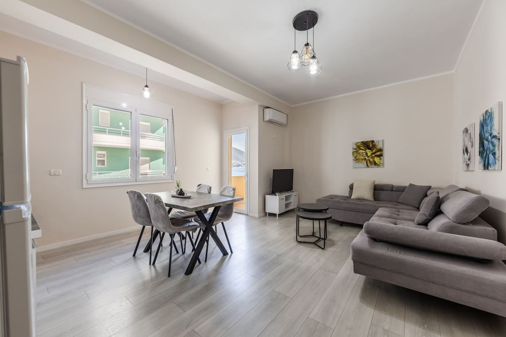 Sun Sea 1BR Apartment
