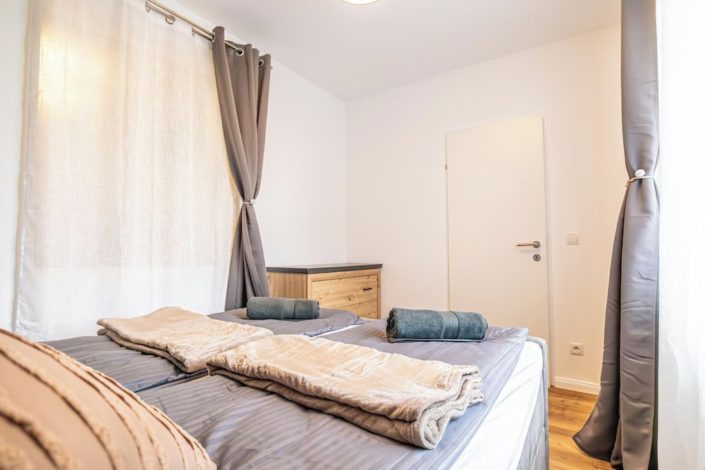 Comfy 2BR 1LR Apartment Donaustadt