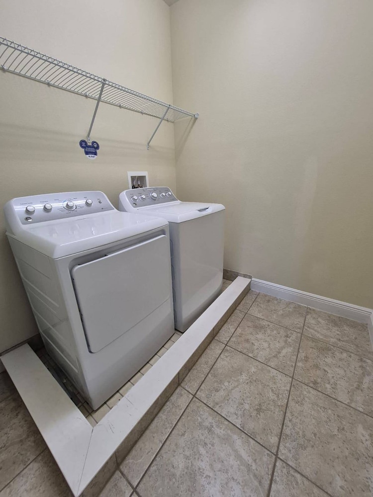 6BR 5BA w Private Pool Spa Near Disney